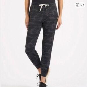 Vuori camo joggers